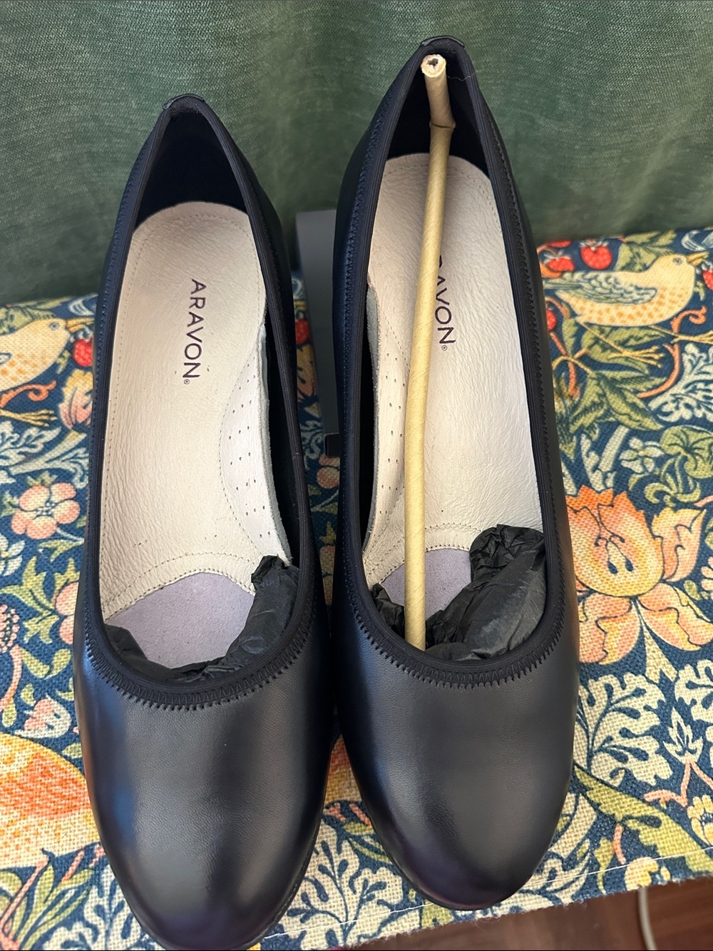 NWOB Aravon black Career Dress Pumps 9 - Picture 3 of 3